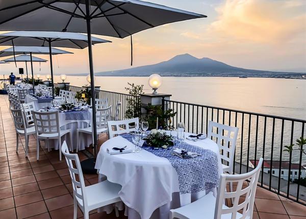 lapanoramicahotel en valentine-s-offer-hotel-castellammare-by-the-sea-with-late-check-out 018